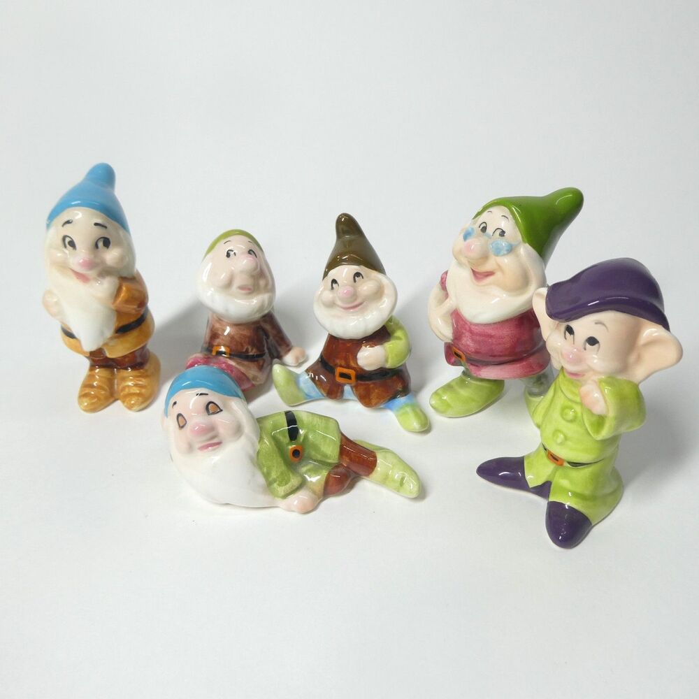 6 Dwarfs Snow White Figurines Vintage Ceramic Disney WDP Dwarves